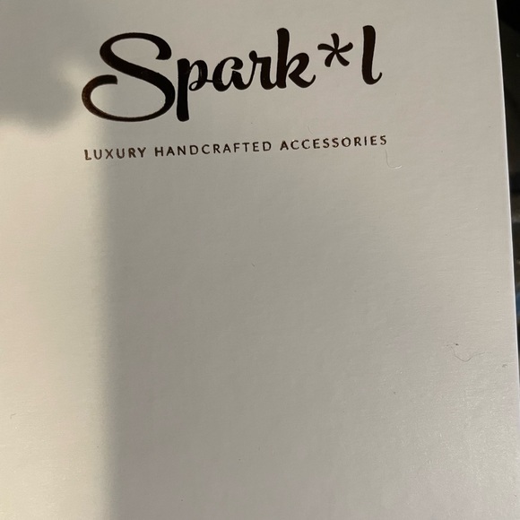 Woman - Picture 2 of 5